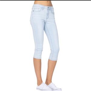 Judy Blue Skinny Fit Capri Jeans Light Wash 31